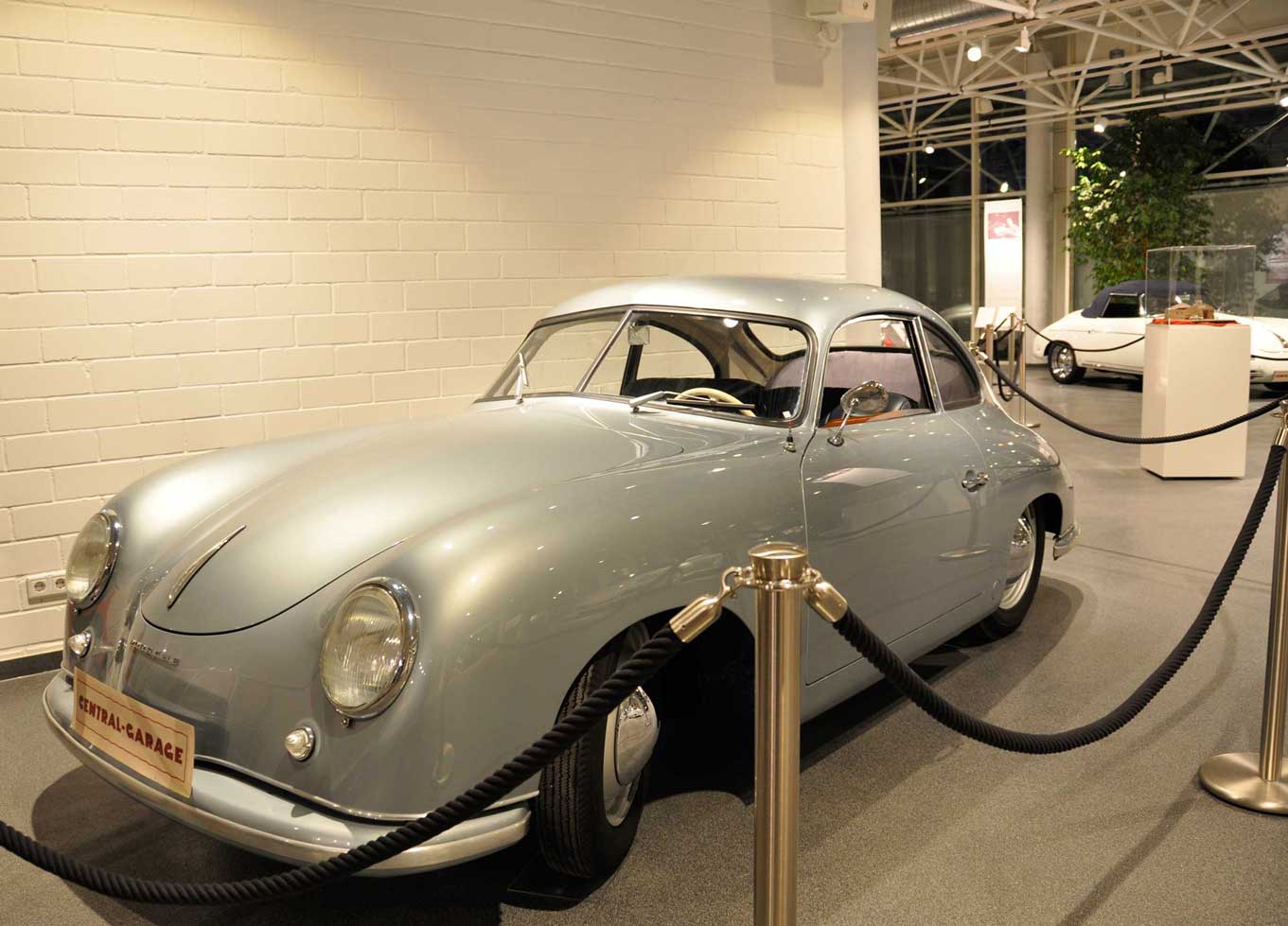 Porsche - Central Garage Automuseum